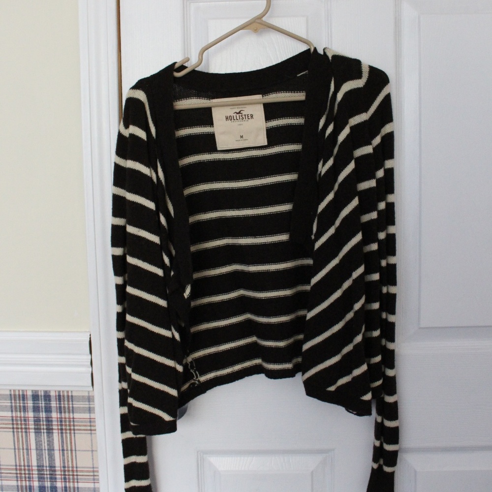 HOLLISTER LONG SLEEVE BROWN AND WHITE CARDIGAN